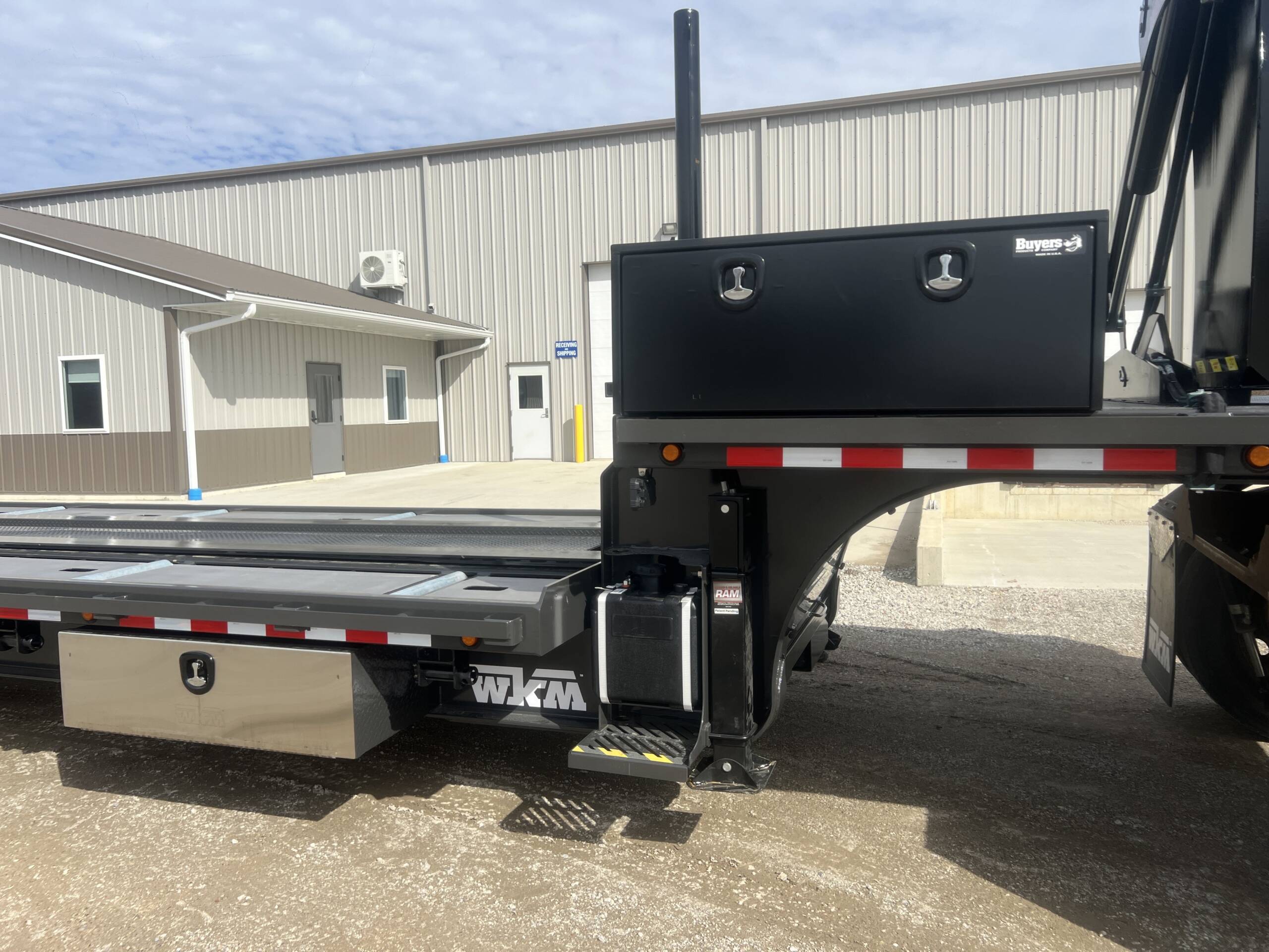2026 WKM 40'-60' Stepdeck Cabin Trailer - Image 7
