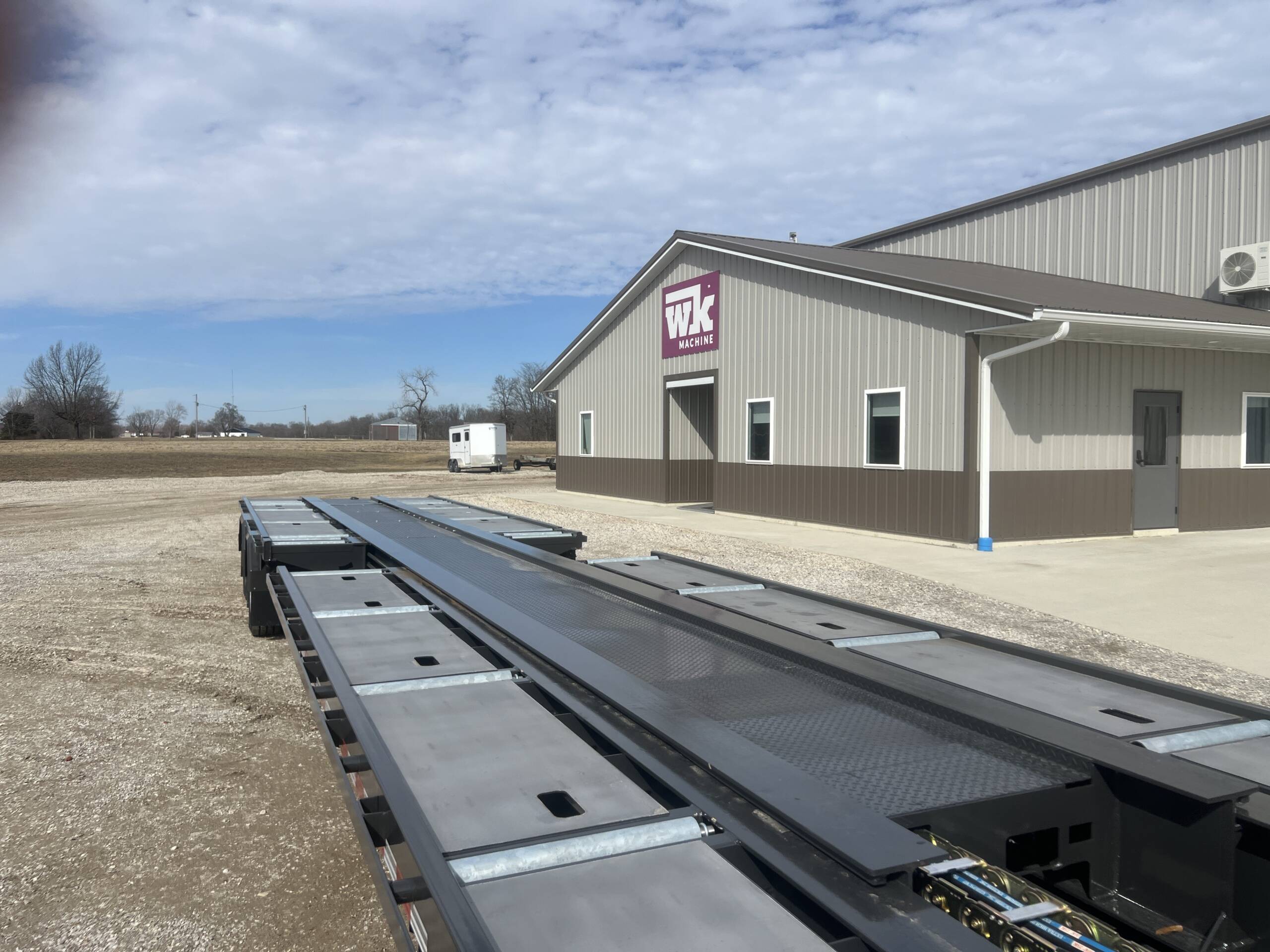 2026 WKM 40'-60' Stepdeck Cabin Trailer - Image 8
