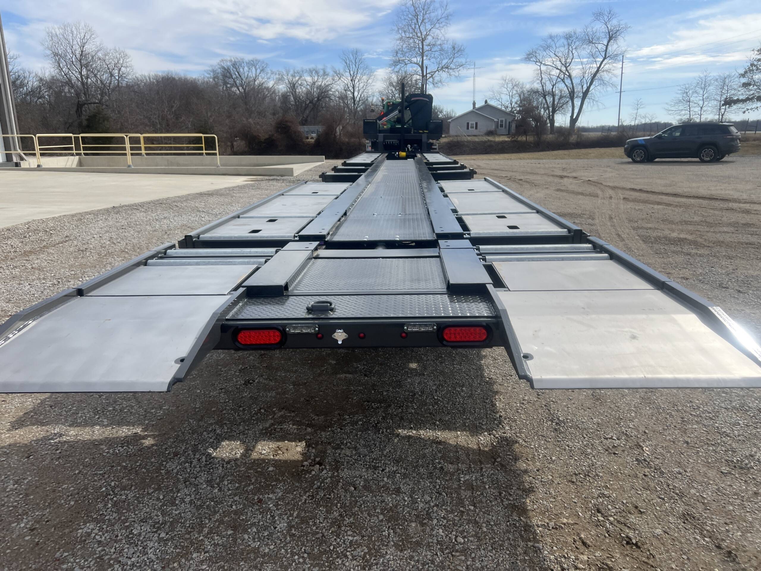 2026 WKM 40'-60' Stepdeck Cabin Trailer - Image 4