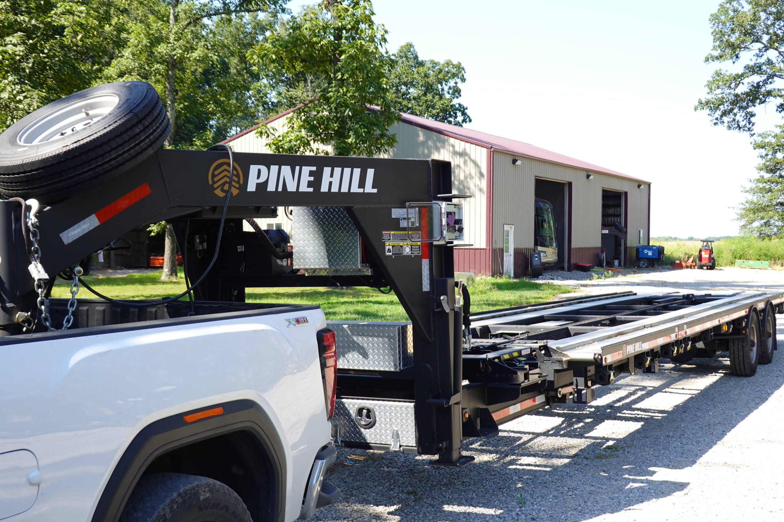 2025 Pine Hill 32-47+4' Gooseneck