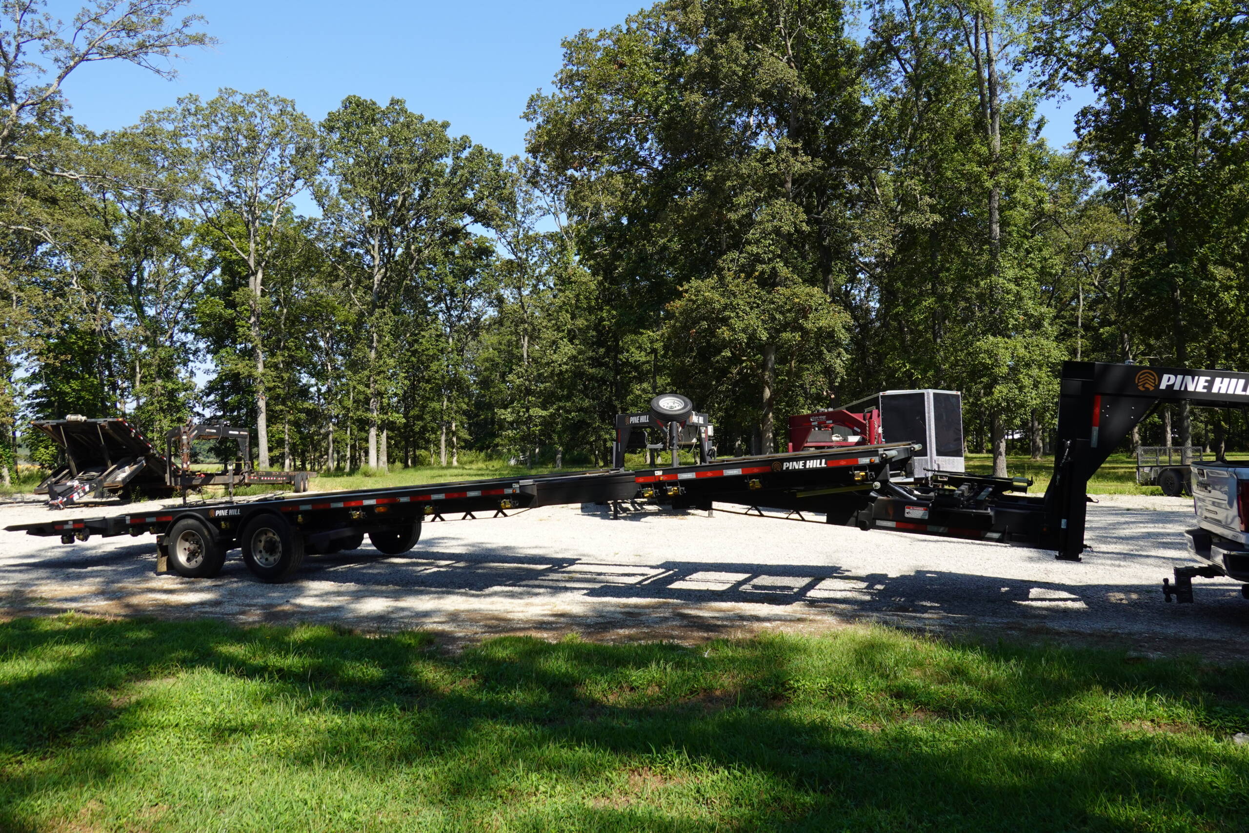 2025 Pine Hill 32-47+4' Gooseneck - Image 4
